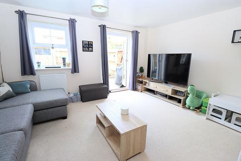 3 bedroom end of terrace house for sale, Haskins Gardens, Farnborough GU14