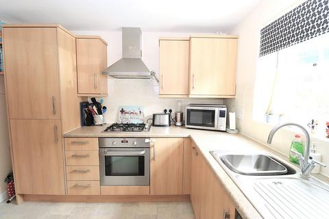 3 bedroom end of terrace house for sale, Haskins Gardens, Farnborough GU14