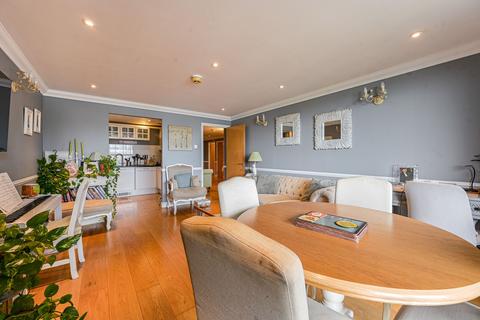 3 bedroom flat for sale, Glaisher Street, Greenwich, London, SE8