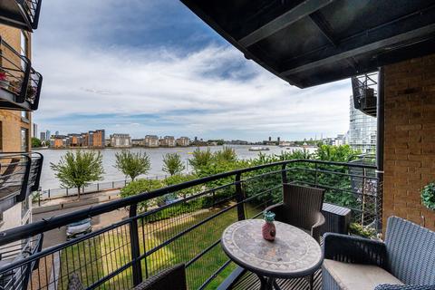 3 bedroom flat for sale, Glaisher Street, Greenwich, London, SE8