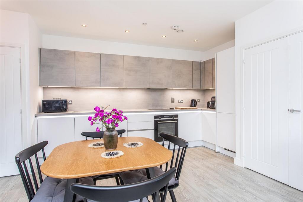 Kitchen/Dining Area