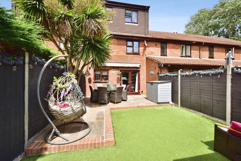 4 bedroom terraced house for sale