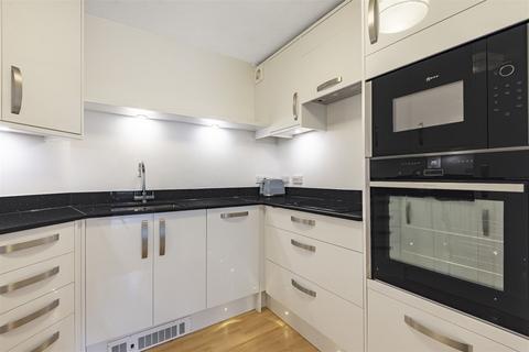 1 bedroom ground floor flat for sale, Hylton Road, St. Peters Court Hylton Road, GU32