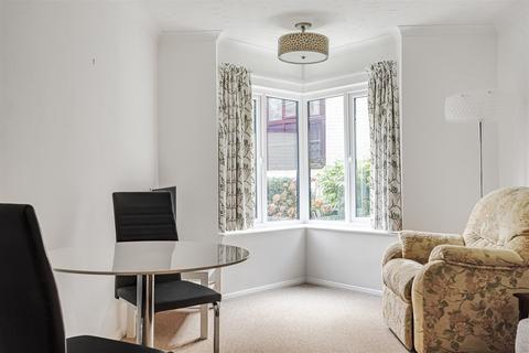1 bedroom ground floor flat for sale, Hylton Road, St. Peters Court Hylton Road, GU32