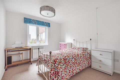 1 bedroom ground floor flat for sale, Hylton Road, St. Peters Court Hylton Road, GU32