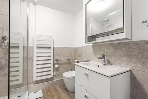 1 bedroom ground floor flat for sale, Hylton Road, St. Peters Court Hylton Road, GU32