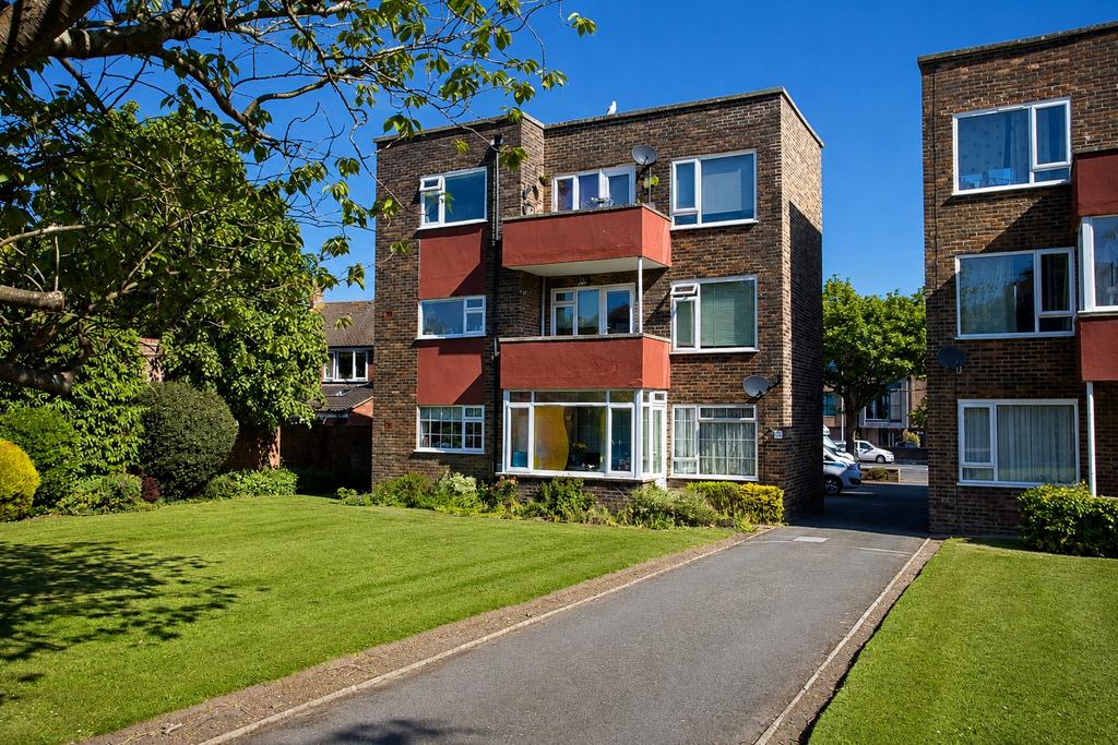 2 bedroom flat for sale