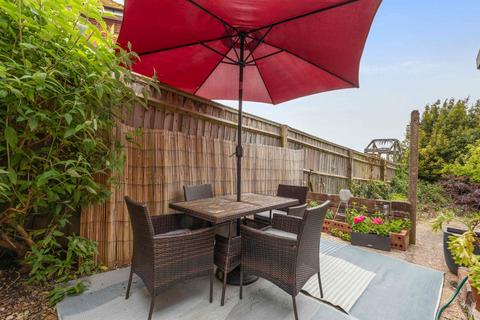 3 bedroom semi-detached house for sale, Hawthorn Road, Princes Risborough HP27