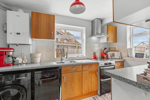 3 bedroom semi-detached house for sale, Hawthorn Road, Princes Risborough HP27