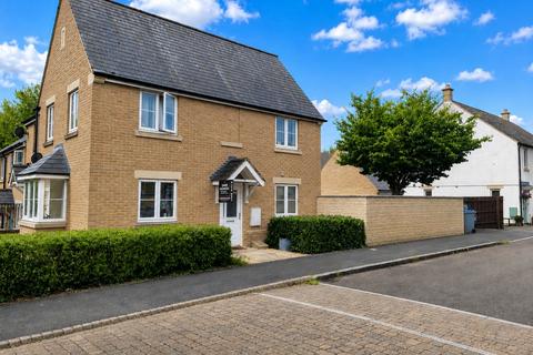 3 bedroom end of terrace house for sale, Willow Drive, Carterton, Oxon, OX18