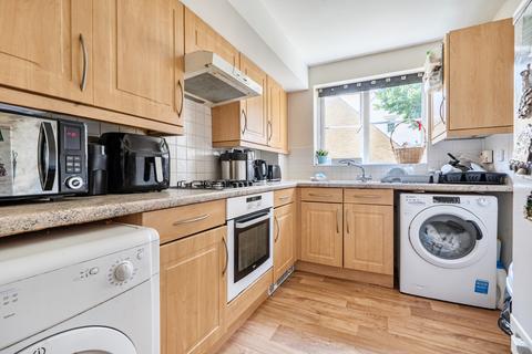 3 bedroom end of terrace house for sale, Willow Drive, Carterton, Oxon, OX18