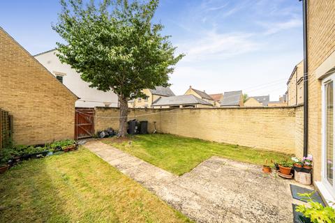 3 bedroom end of terrace house for sale, Willow Drive, Carterton, Oxon, OX18