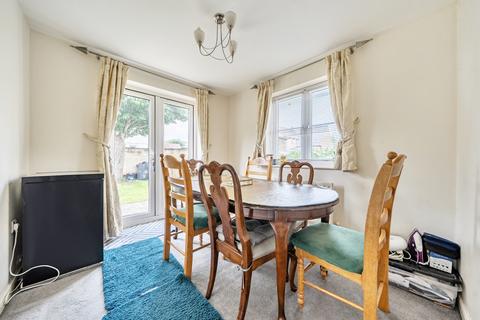 3 bedroom end of terrace house for sale, Willow Drive, Carterton, Oxon, OX18