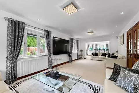7 bedroom detached house for sale – pohled 2