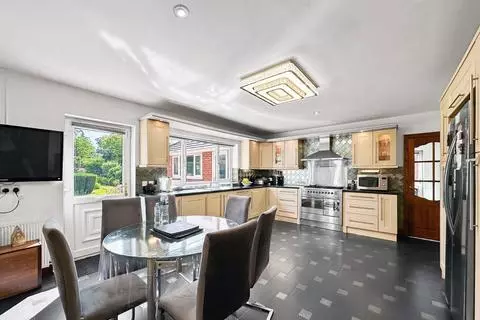 7 bedroom detached house for sale – pohled 3