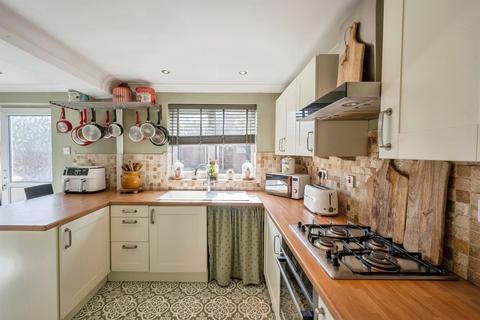3 bedroom semi-detached house for sale, Marton Grove, Hatfield, Doncaster