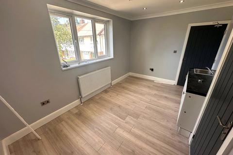 1 bedroom end of terrace house to rent, Rushdene Close, Northolt, Greater London, UB5