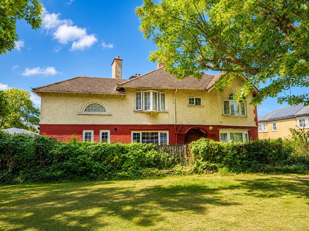 House exterior, garden