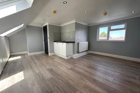 1 bedroom end of terrace house to rent, Rushdene Close, Northolt, Greater London, UB5