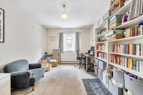 2 bedroom maisonette for sale, Frays Court Victoria Road, Uxbridge
