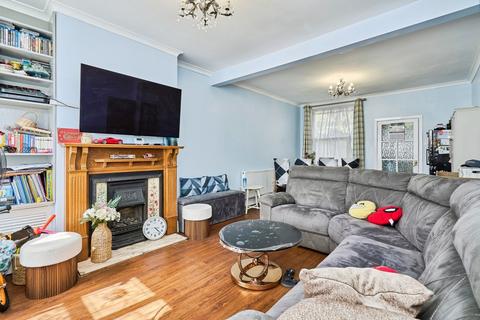 3 bedroom end of terrace house for sale, Follyhouse Lane, Walsall, West Midlands, WS1
