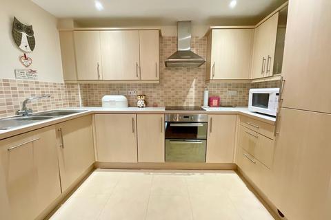 2 bedroom flat for sale, Flavius Close, Newport NP18
