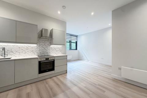 1 bedroom flat to rent, Frayswater Place, Waterwood House, UB8