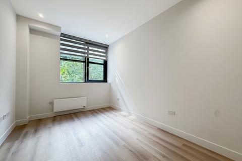 1 bedroom flat to rent, Frayswater Place, Waterwood House, UB8