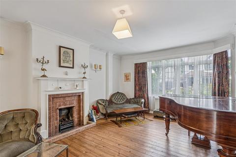 undefined, Kinnaird Avenue, London, W4