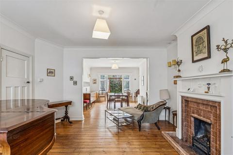 undefined, Kinnaird Avenue, London, W4
