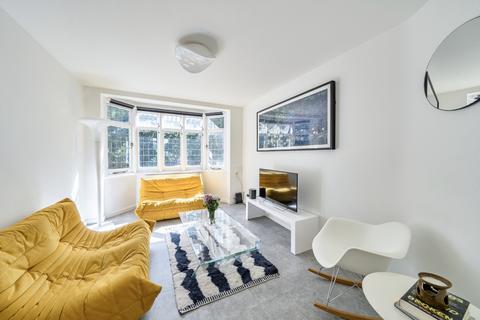2 bedroom apartment for sale, Tudor Court, Walthamstow, E17