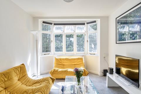 2 bedroom apartment for sale, Tudor Court, Walthamstow, E17