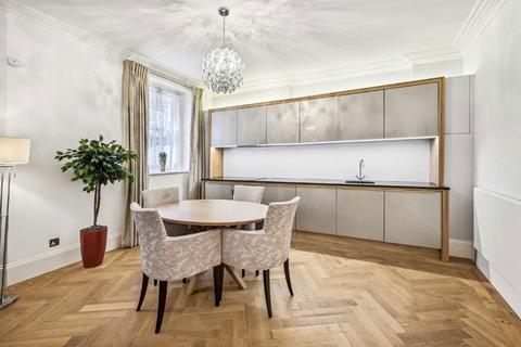 undefined, Buckingham Gate, London SW1E