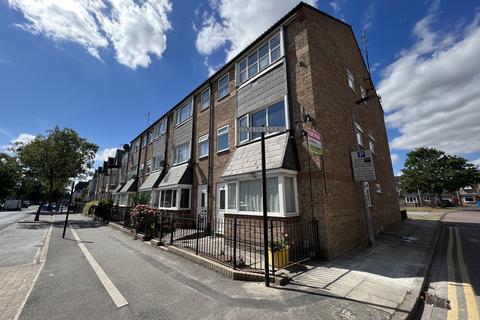 2 bedroom flat to rent, Coultas Court Albert Avenue, Hull HU3