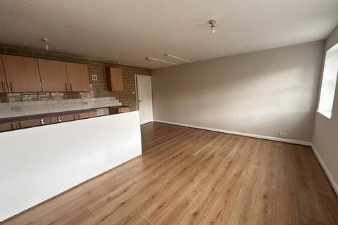 2 bedroom flat to rent, Coultas Court Albert Avenue, Hull HU3