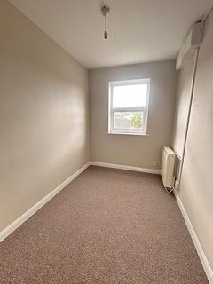 2 bedroom flat to rent, Coultas Court Albert Avenue, Hull HU3