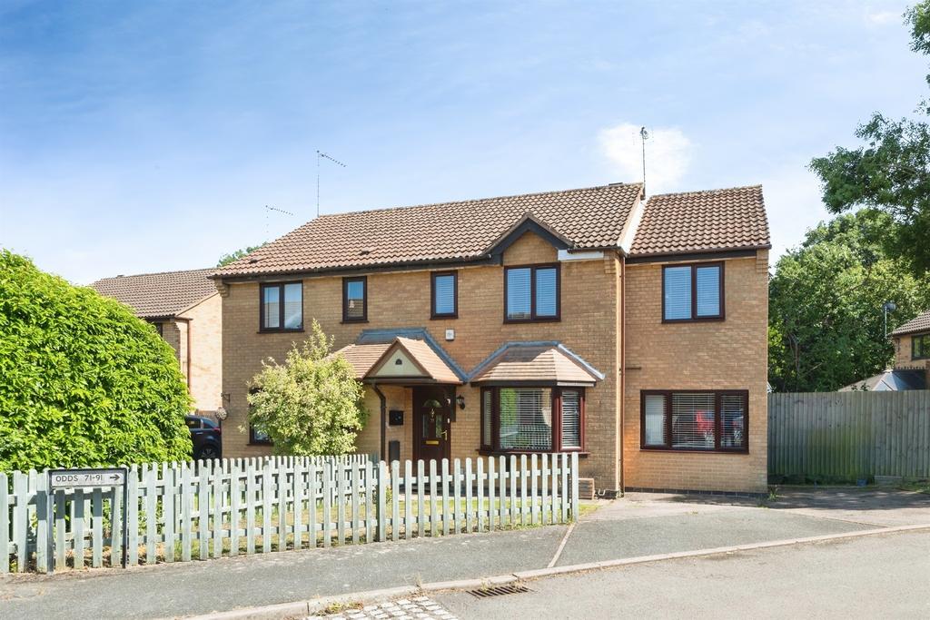 4 bedroom semi-detached house for sale