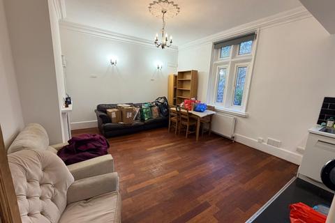 1 bedroom flat to rent, St. Anns Lane, Burley, Leeds, LS4