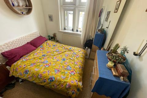 1 bedroom flat to rent, St. Anns Lane, Burley, Leeds, LS4