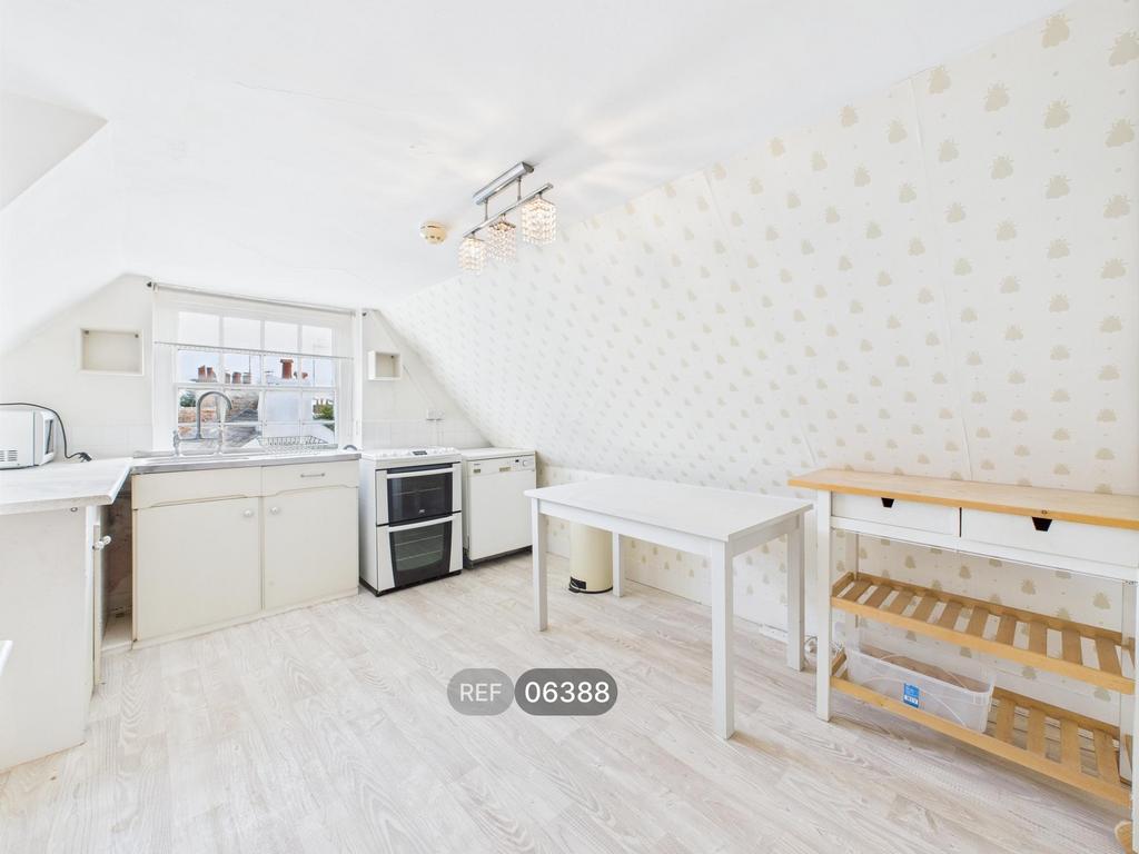 Apartment in Rottingdean, Brighton and Hove - View 2