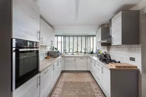 3 bedroom semi-detached house for sale - View 3