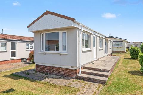2 bedroom park home for sale, Tower Park, Hockley SS5