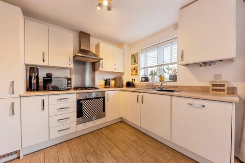 3 bedroom semi-detached house for sale, Charters Drive, Middlebeck, Newark