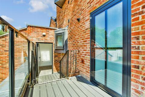 2 bedroom apartment for sale, Evergreen House, Caterham CR3