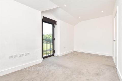 2 bedroom apartment for sale, Evergreen House, Caterham CR3