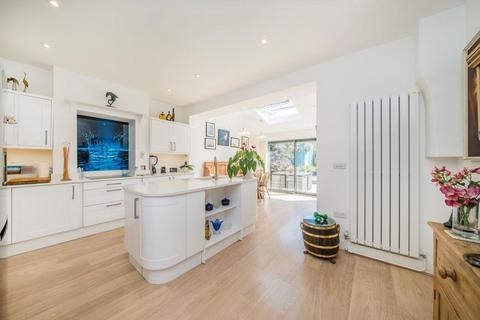2 bedroom terraced house for sale, King Charles Crescent, Surbiton KT5