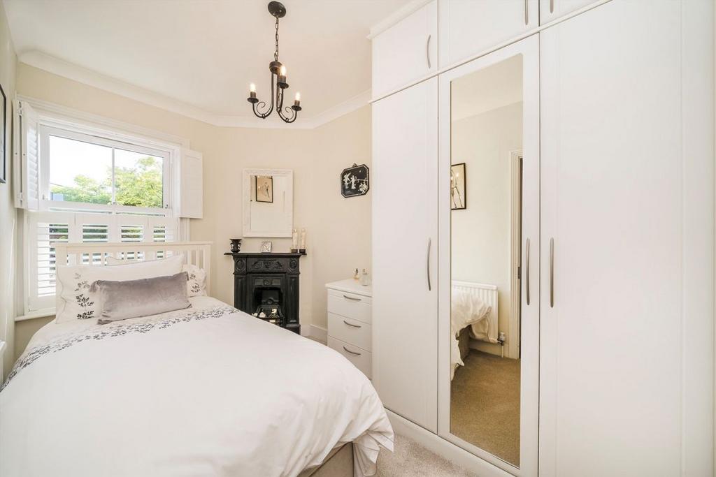 Bedroom, fireplace