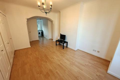 Studio to rent, The Ridgeway, ENFIELD