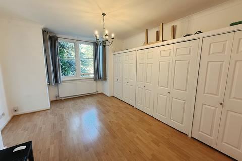 Studio to rent, The Ridgeway, ENFIELD