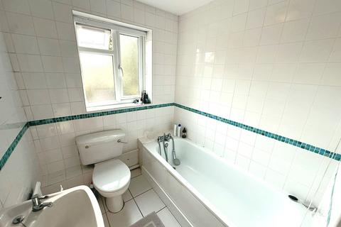 Studio to rent, The Ridgeway, ENFIELD